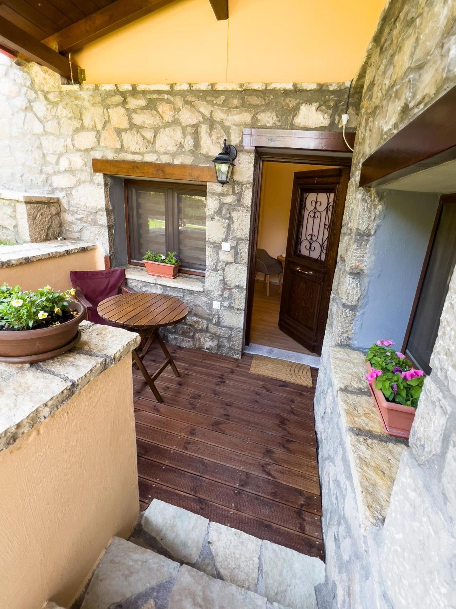 Dryas Guesthouse Polidrosos Exterior foto