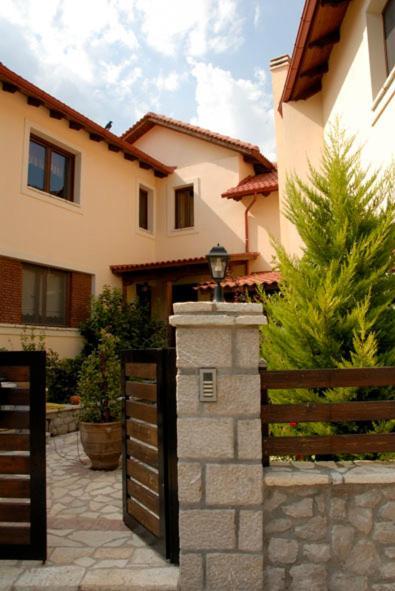 Dryas Guesthouse Polidrosos Exterior foto