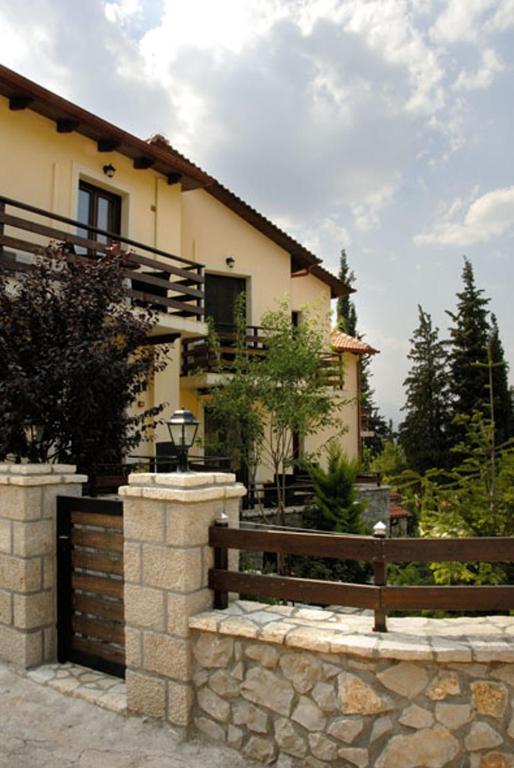 Dryas Guesthouse Polidrosos Exterior foto